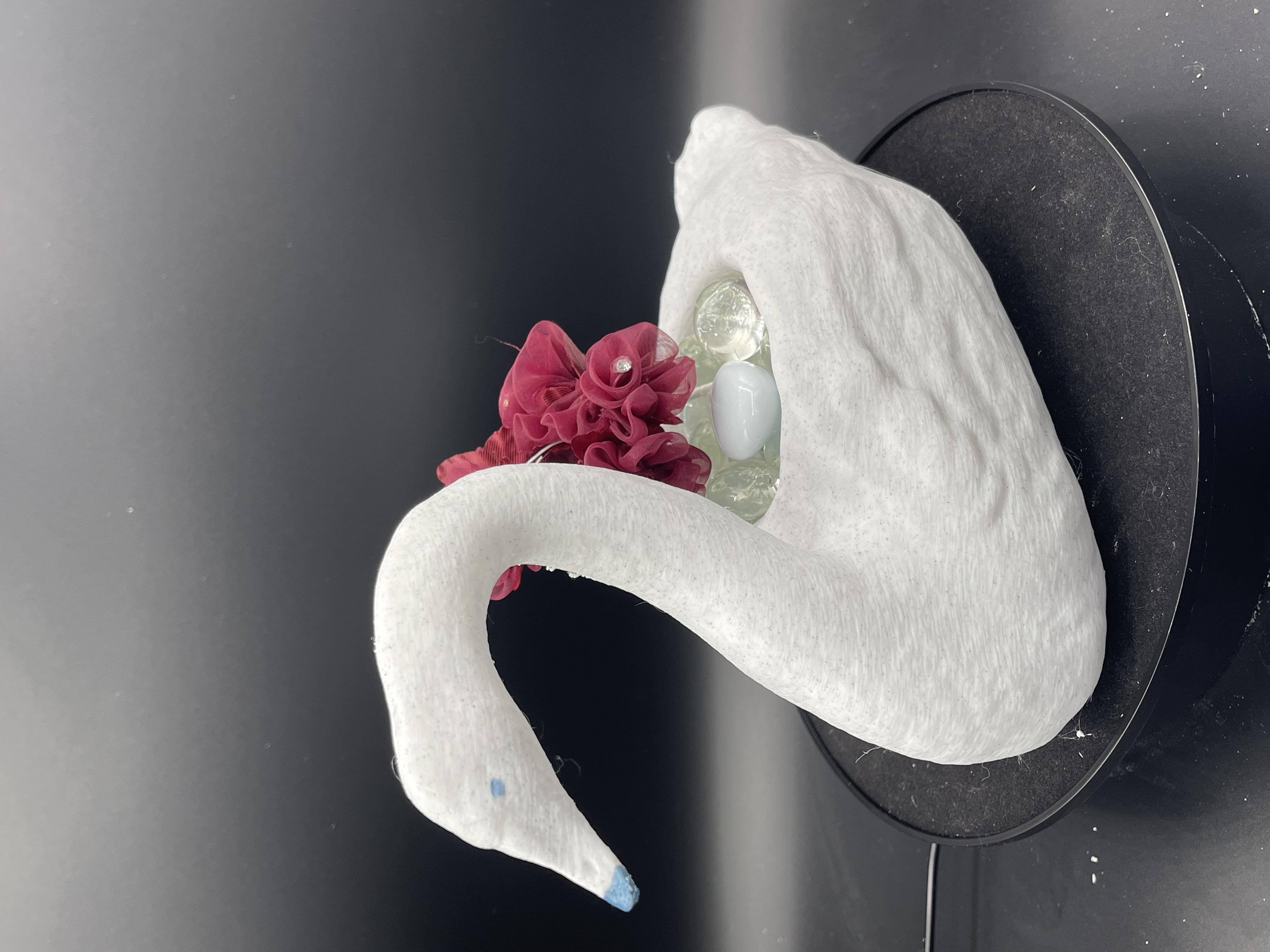 SWAN PLANTER (WHITE)